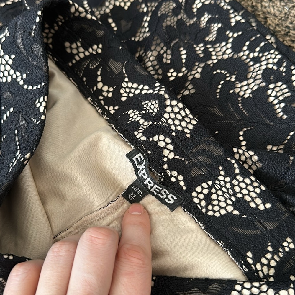 Express Patterned Leggings - image 3